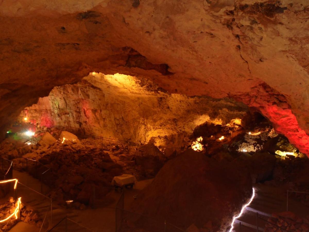 Grand Canyon Caverns Inn Пич-Спрингс Экстерьер фото