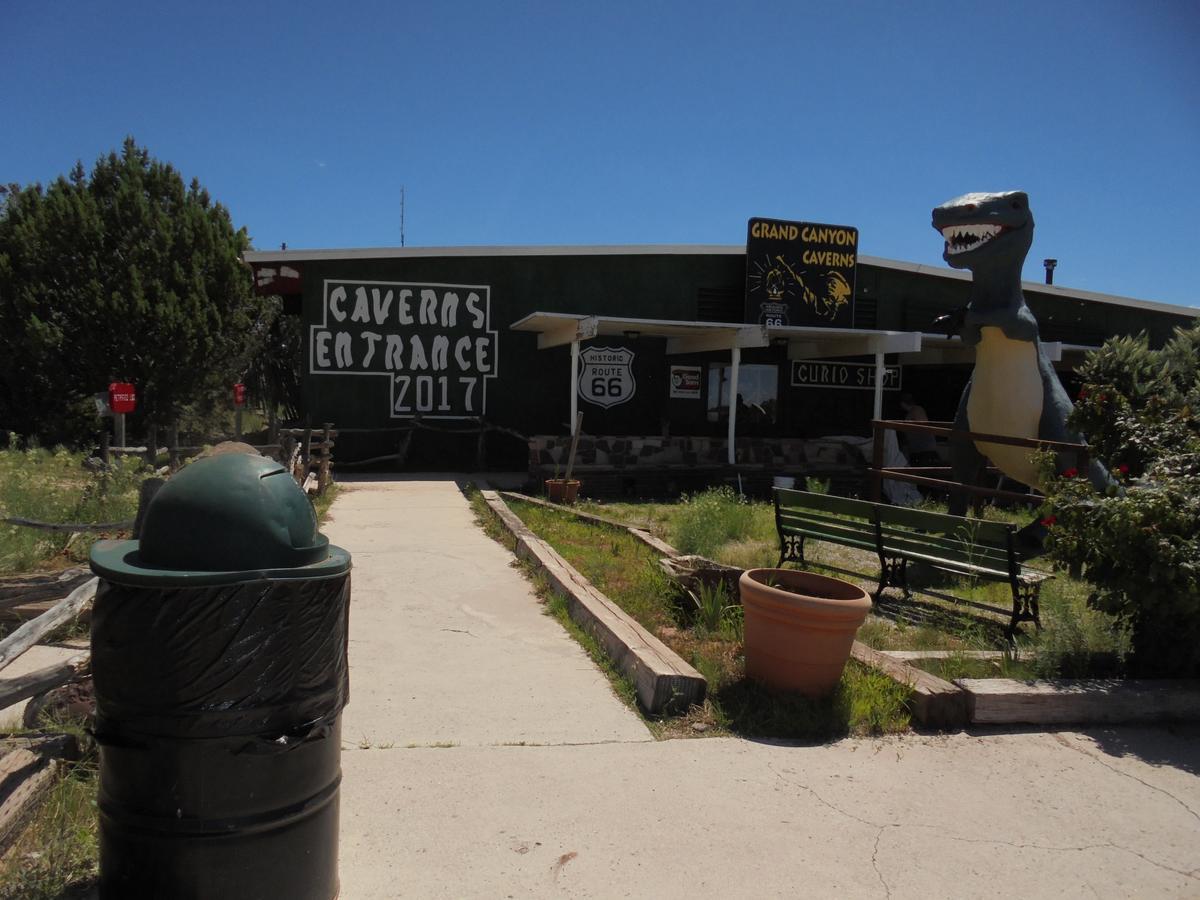 Grand Canyon Caverns Inn Пич-Спрингс Экстерьер фото