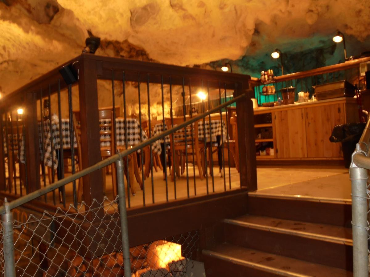 Grand Canyon Caverns Inn Пич-Спрингс Экстерьер фото