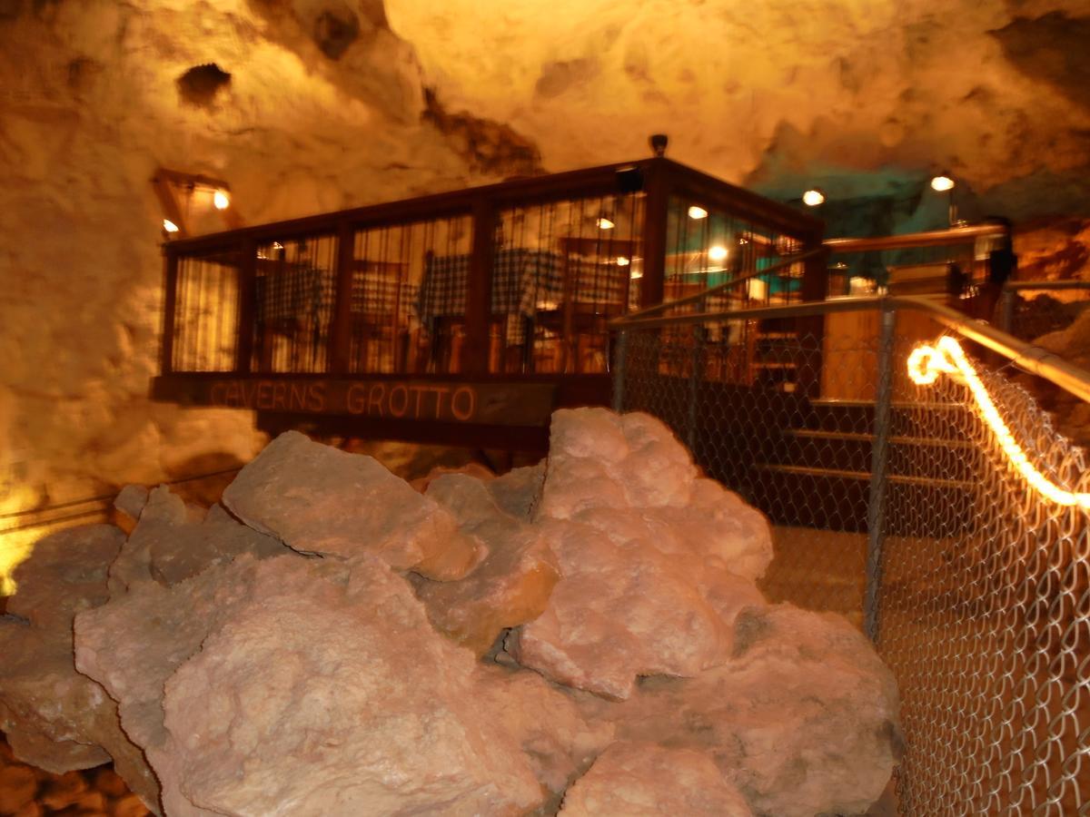 Grand Canyon Caverns Inn Пич-Спрингс Экстерьер фото