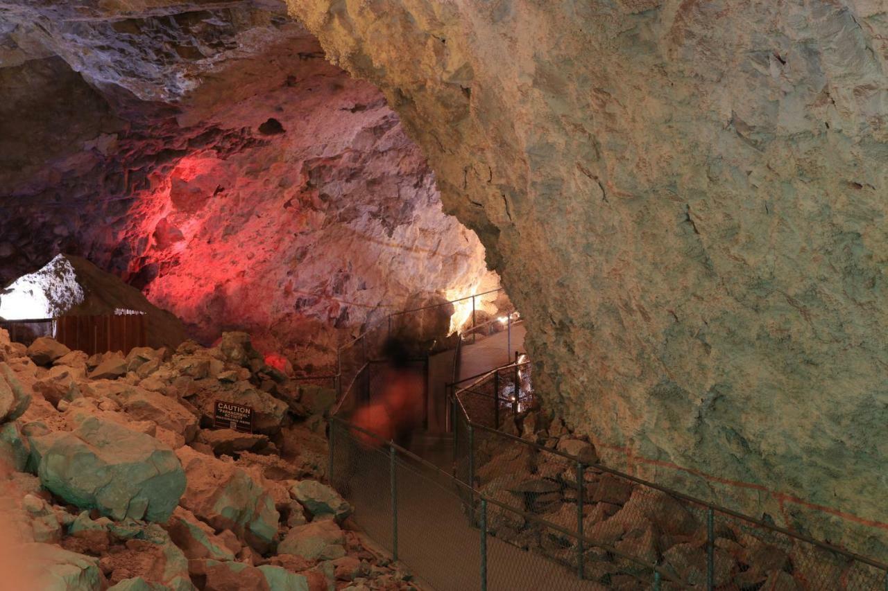 Grand Canyon Caverns Inn Пич-Спрингс Экстерьер фото