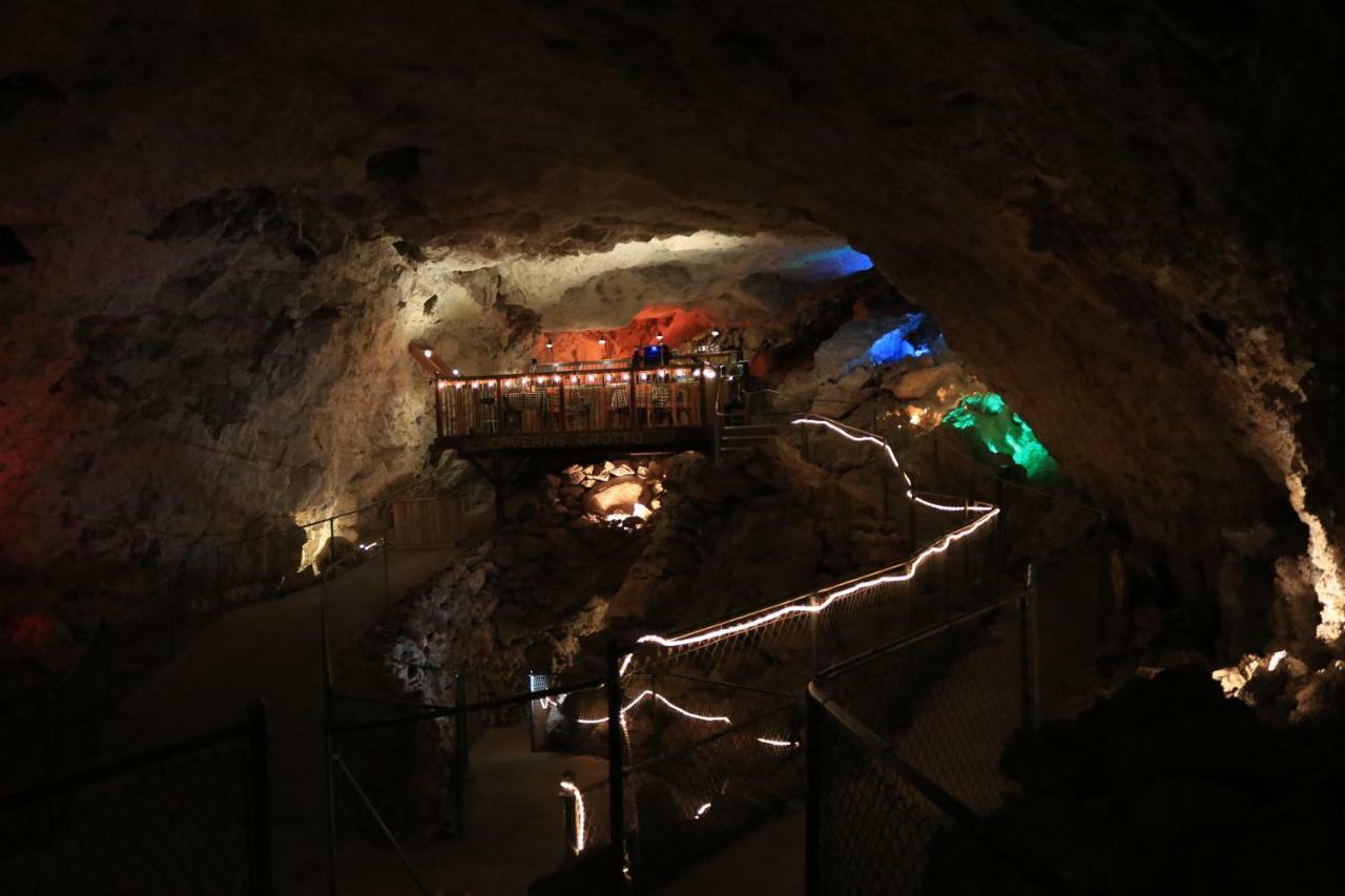 Grand Canyon Caverns Inn Пич-Спрингс Экстерьер фото